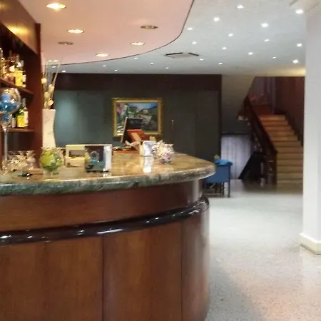 De La & Centro Congressi Hotel 3*