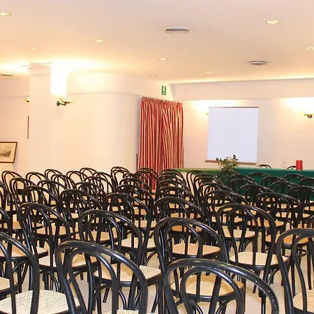 De La & Centro Congressi 3*