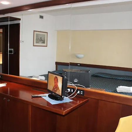 De La & Centro Congressi Hotel 3*